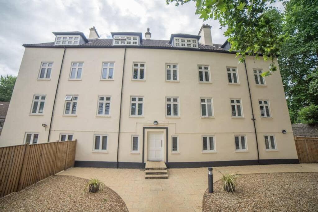 Champion Court Two Bedroom Flat Bristol Eksteriør billede